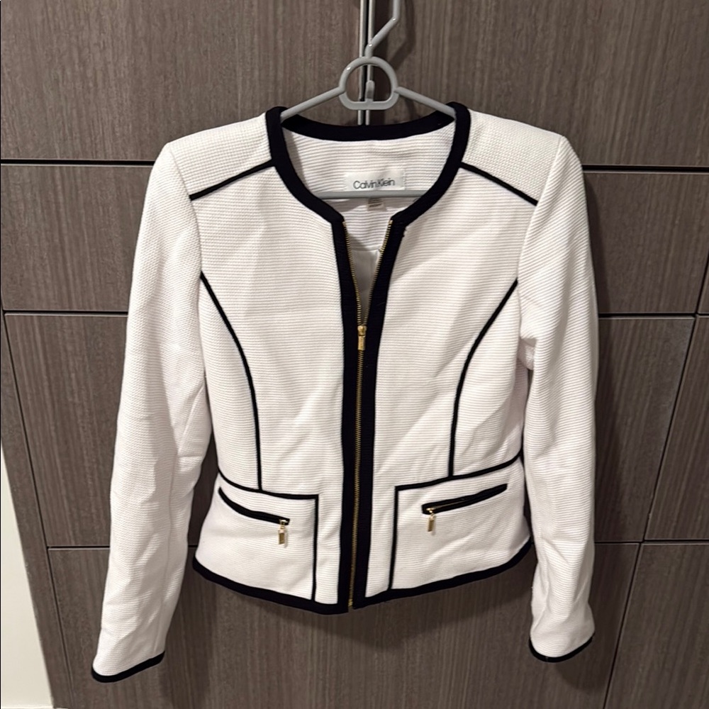 Calvin Klein White and Black Blazer with Modern Tailored Silhouette